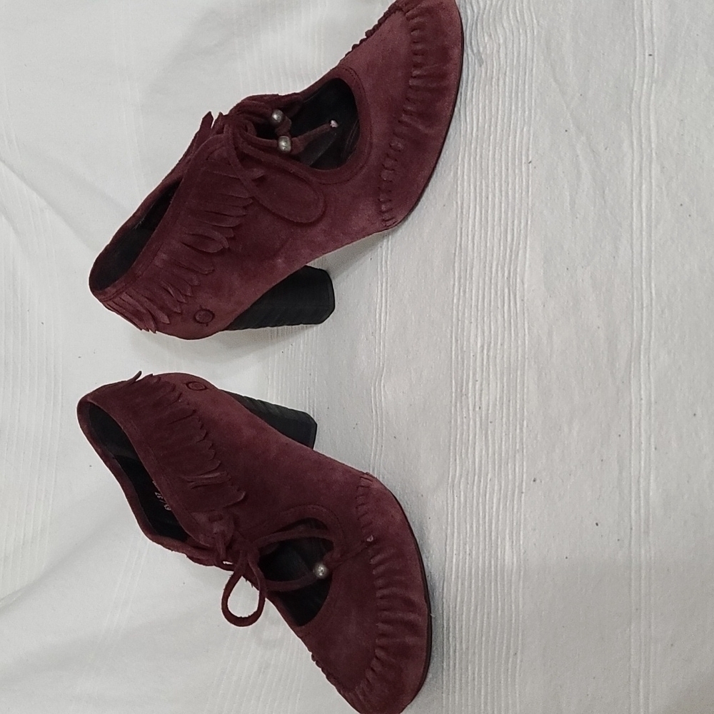 Born Burgandy Leather Moccasin Style Fringed Heeled Booties Size 6.5 EUC - Picture 8 of 12